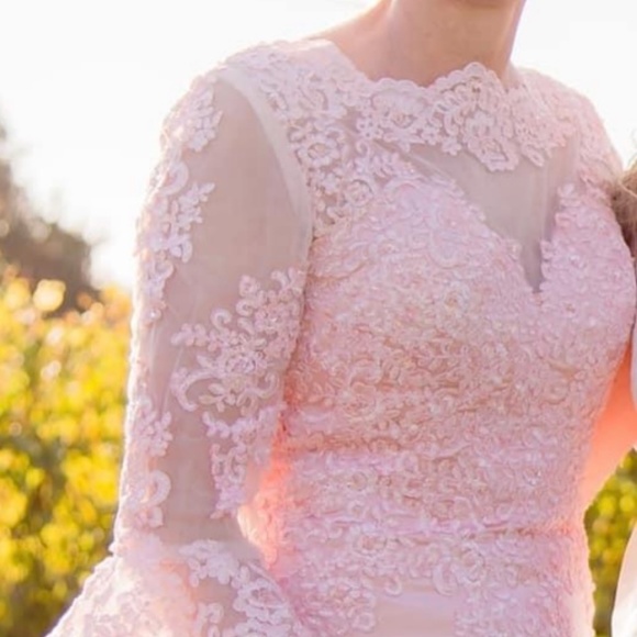 Mother of the bride dress with matching shoes - Picture 14 of 15